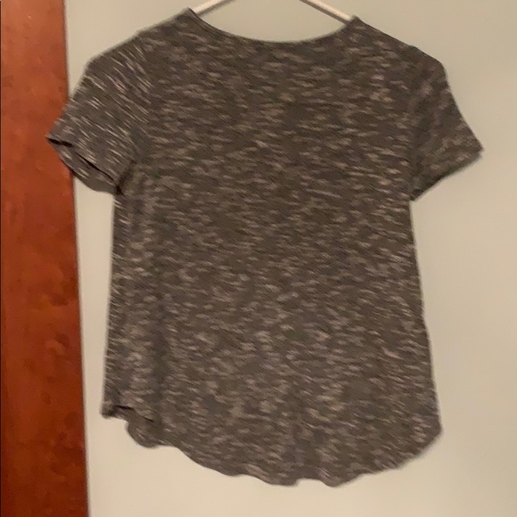 Gray v-neck flowey top - Picture 2 of 3